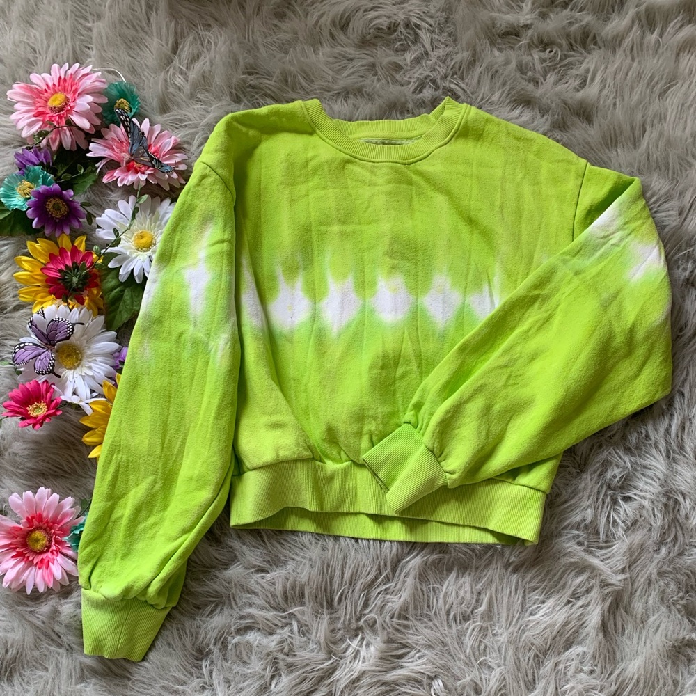 Green Long Sleeve Cropped Sweatshirt with Relaxed Fit